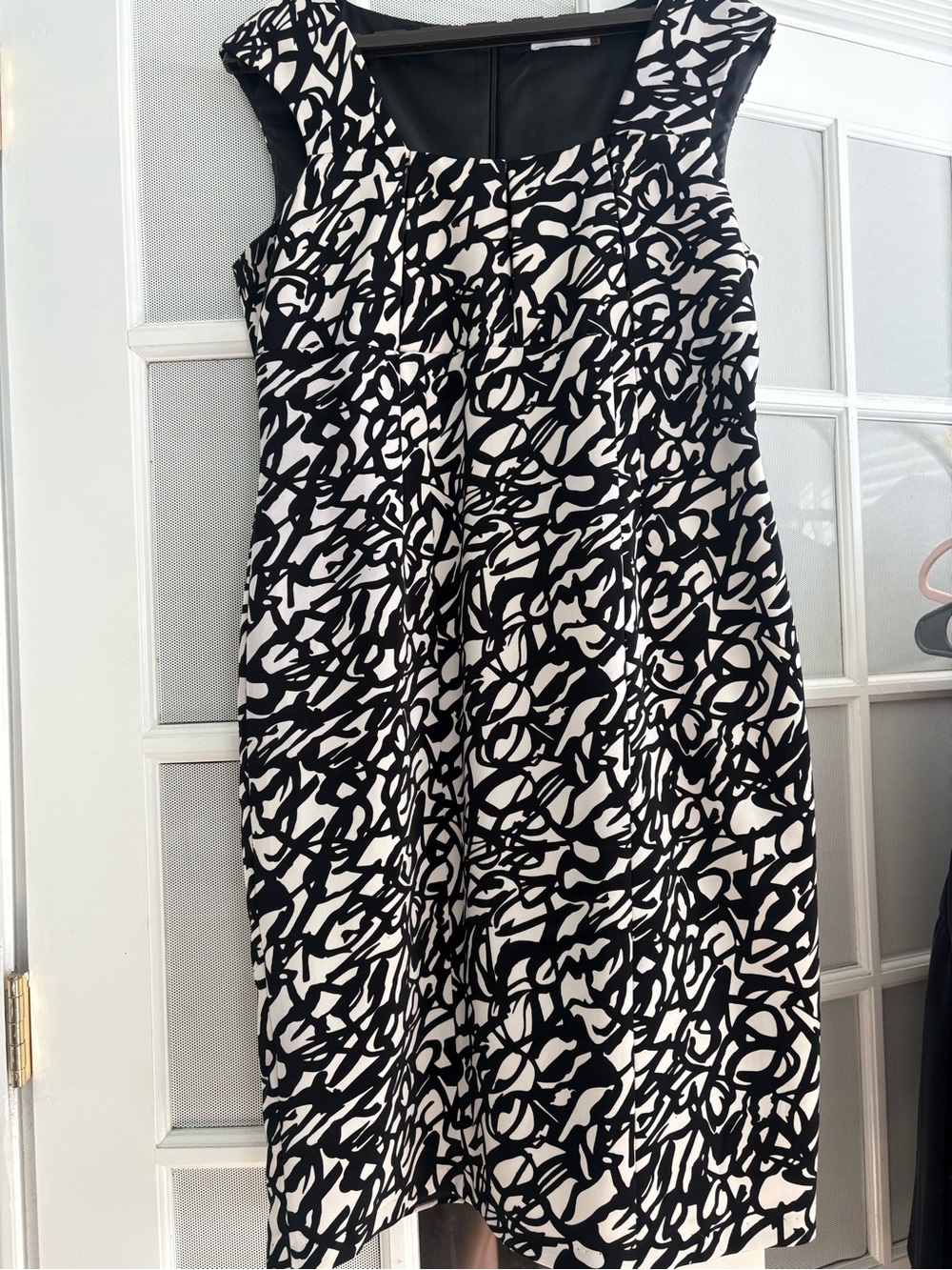 Calvin Klein Black and White Abstract Print Midi A-line sleeveless Dress, sz 12
